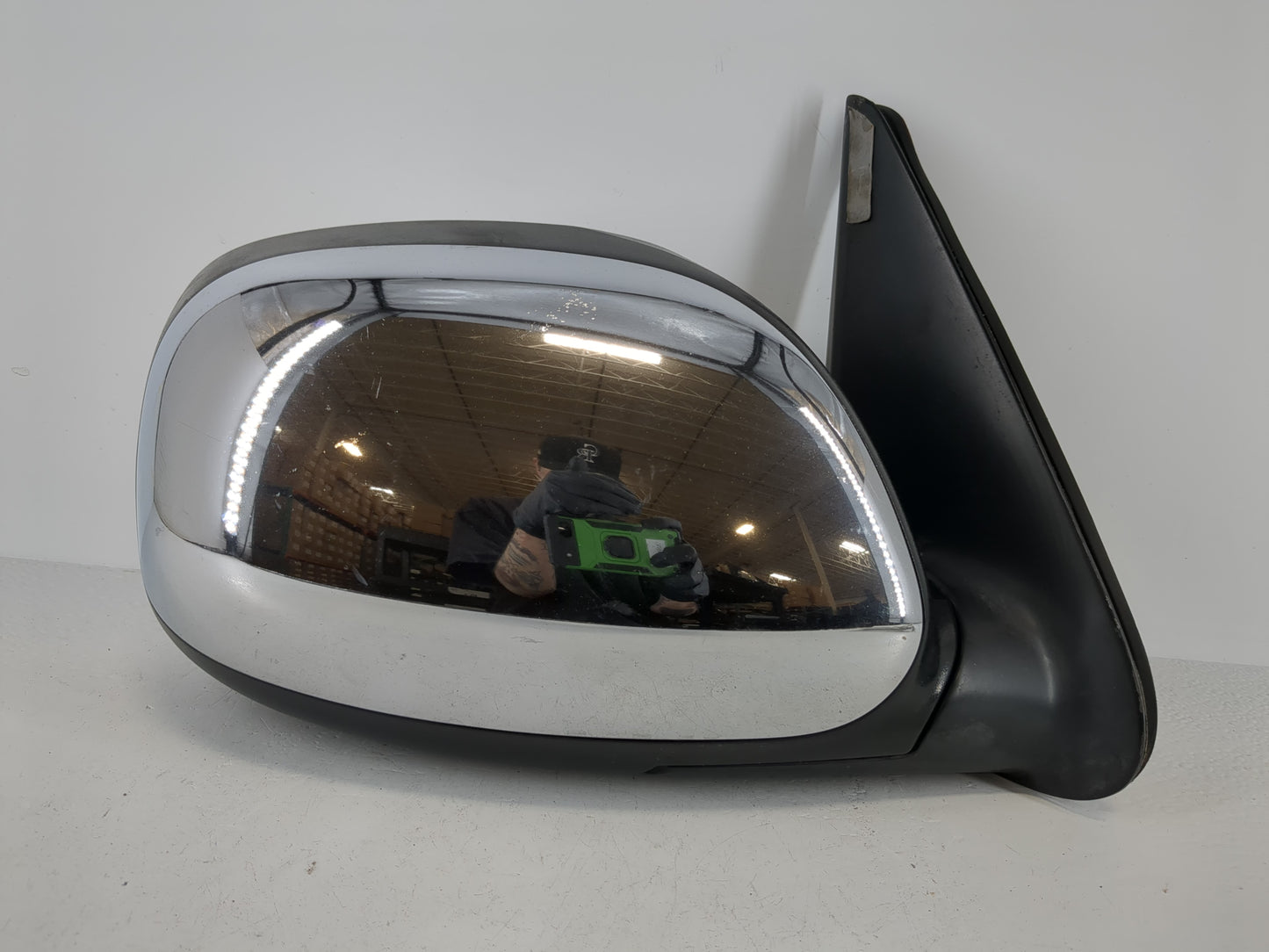 1999-2007 Chevrolet Silverado 1500 Passenger Side View Mirror - Right Door Mirror OEM Used - Oemusedautoparts1.com