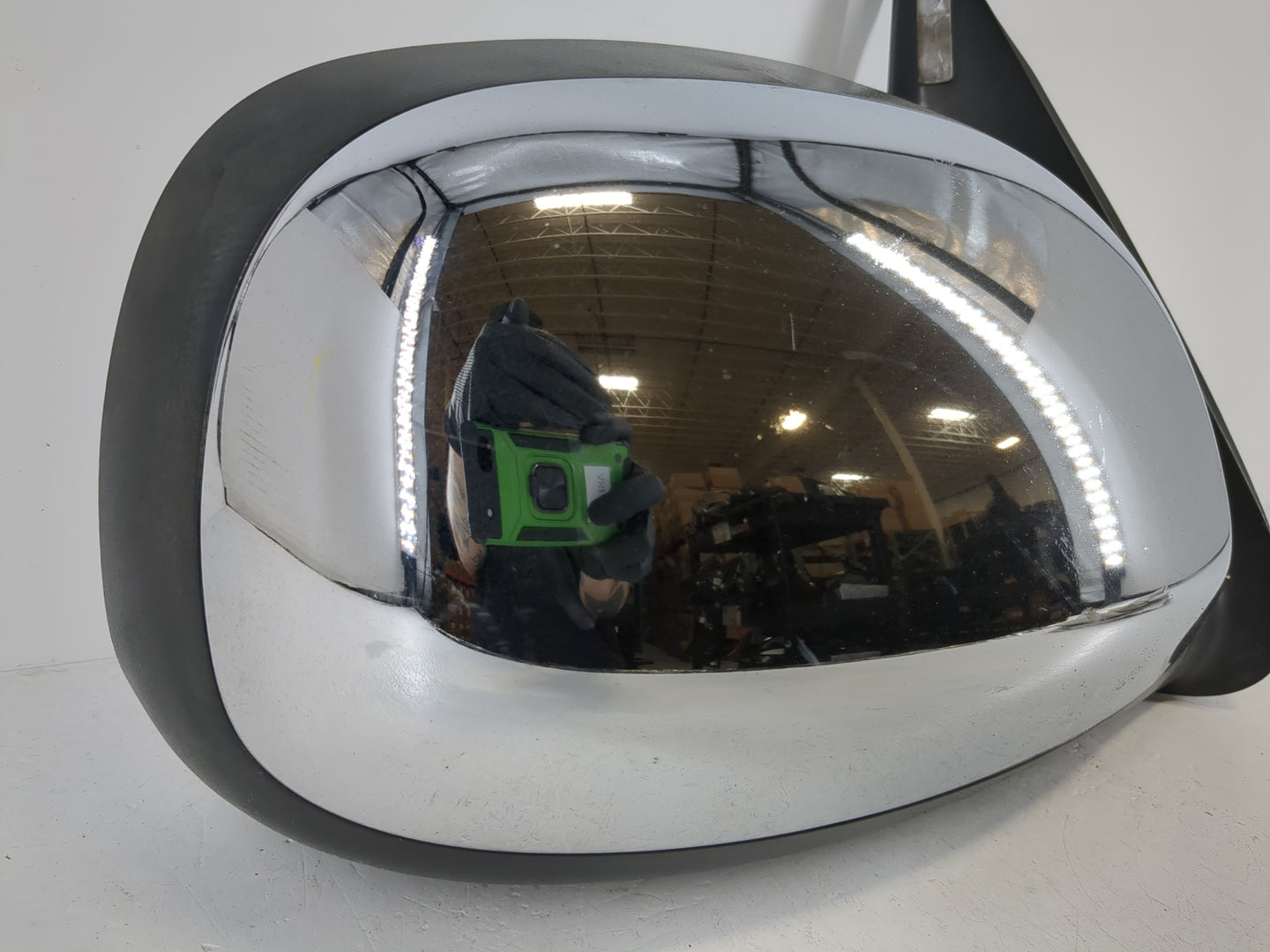 1999-2007 Chevrolet Silverado 1500 Passenger Side View Mirror - Right Door Mirror OEM Used - Oemusedautoparts1.com