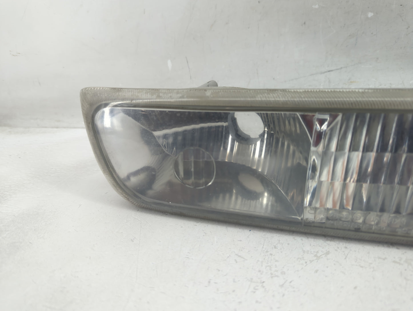 1999-2002 Chevrolet Silverado 1500 Passenger Right Oem Front Light Lamp - Oemusedautoparts1.com