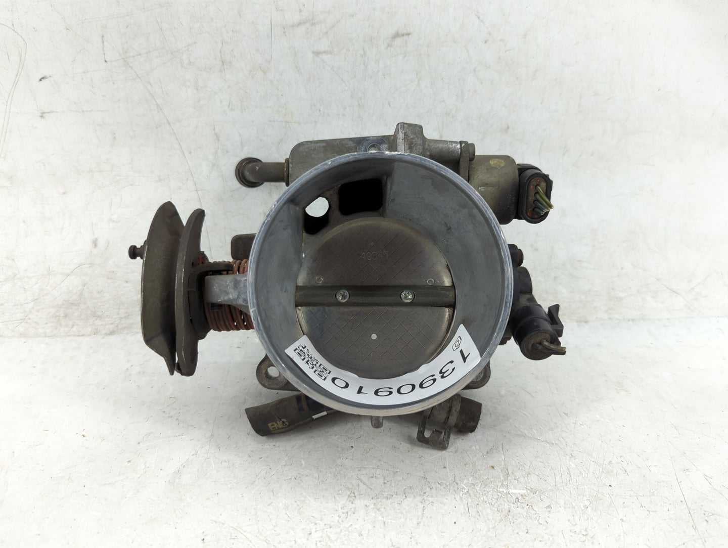 2000-2002 Chevrolet Silverado 1500 Throttle Body Fits Fits 2000 2001 2002 OEM Used Auto Parts - Oemusedautoparts1.com