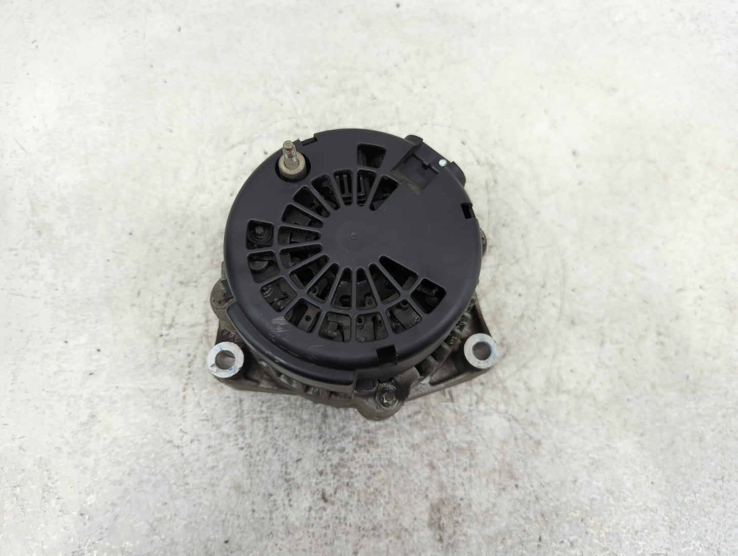 2002-2005 Chevrolet Silverado 1500 Alternator Replacement Generator Charging Assembly Engine OEM Fits Fits 2002 2003 2004 20
