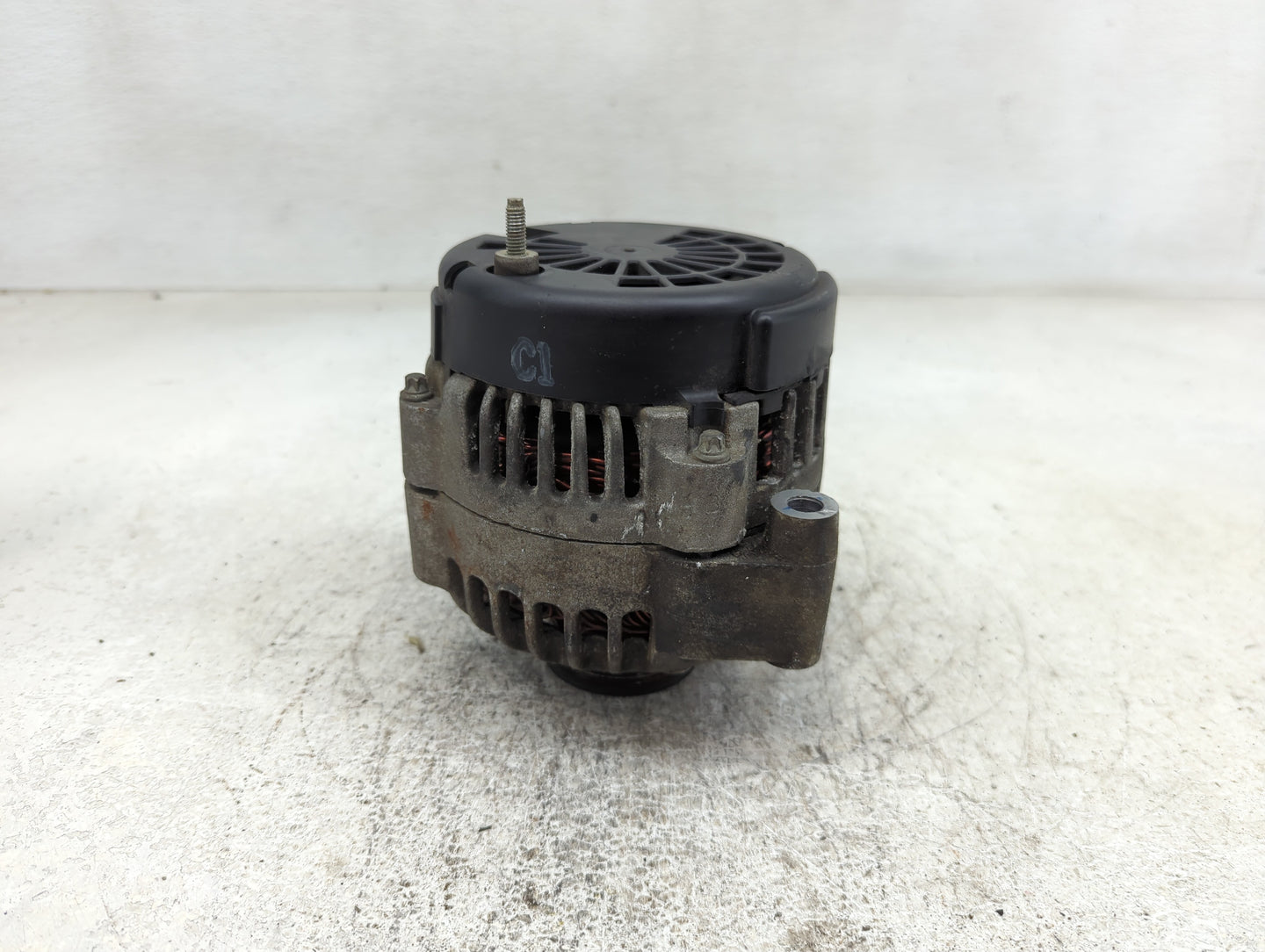 2002-2005 Chevrolet Silverado 1500 Alternator Replacement Generator Charging Assembly Engine OEM Fits Fits 2002 2003 2004 20