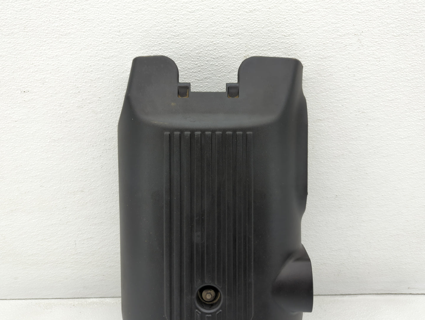 2002 Chevrolet Silverado 1500 Engine Cover - Oemusedautoparts1.com
