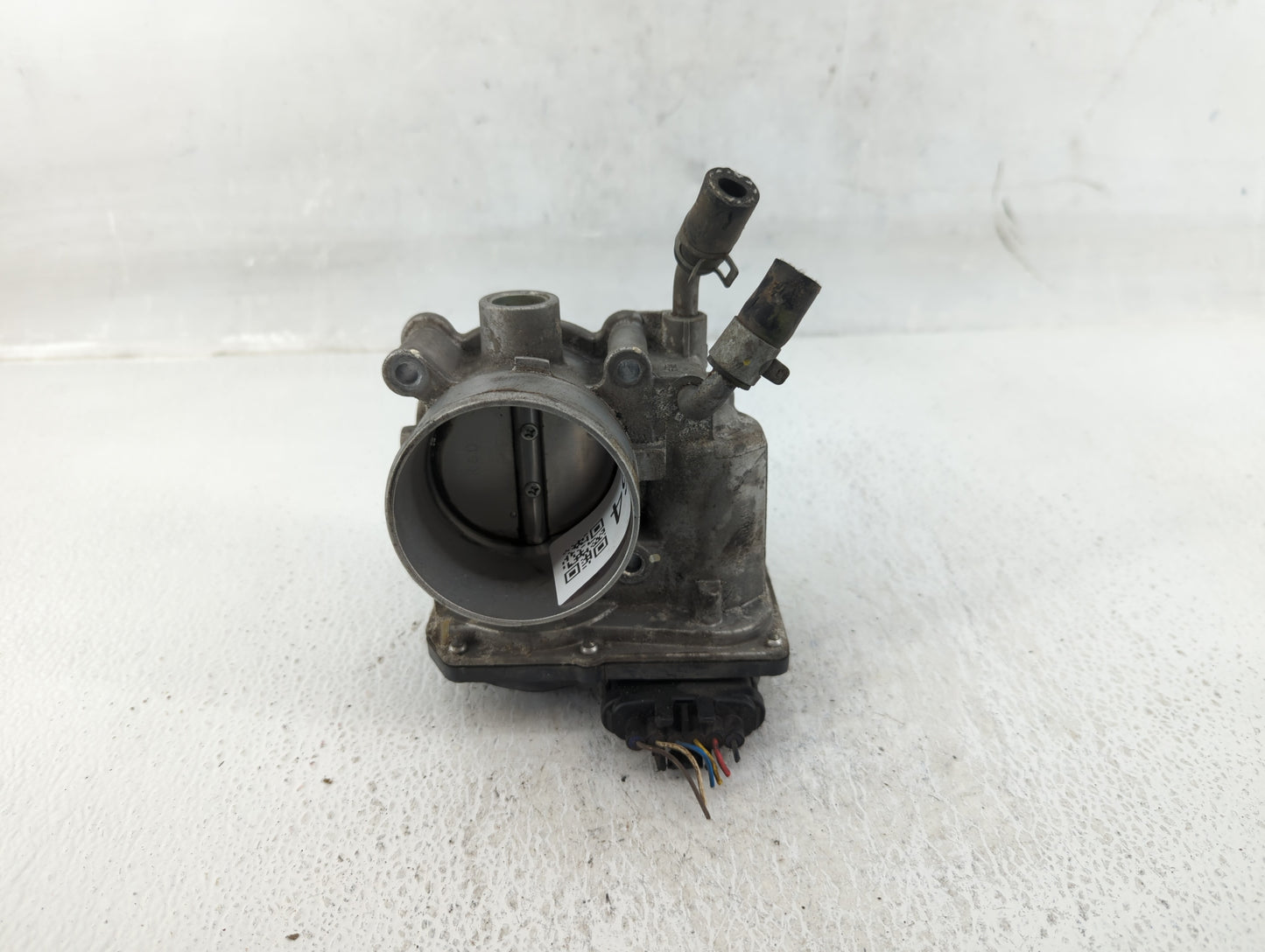 2000-2002 Chevrolet Silverado 1500 Throttle Body P/N:35100-2E000 Fits Fits 2000 2001 2002 OEM Used Auto Parts - Oemusedautop