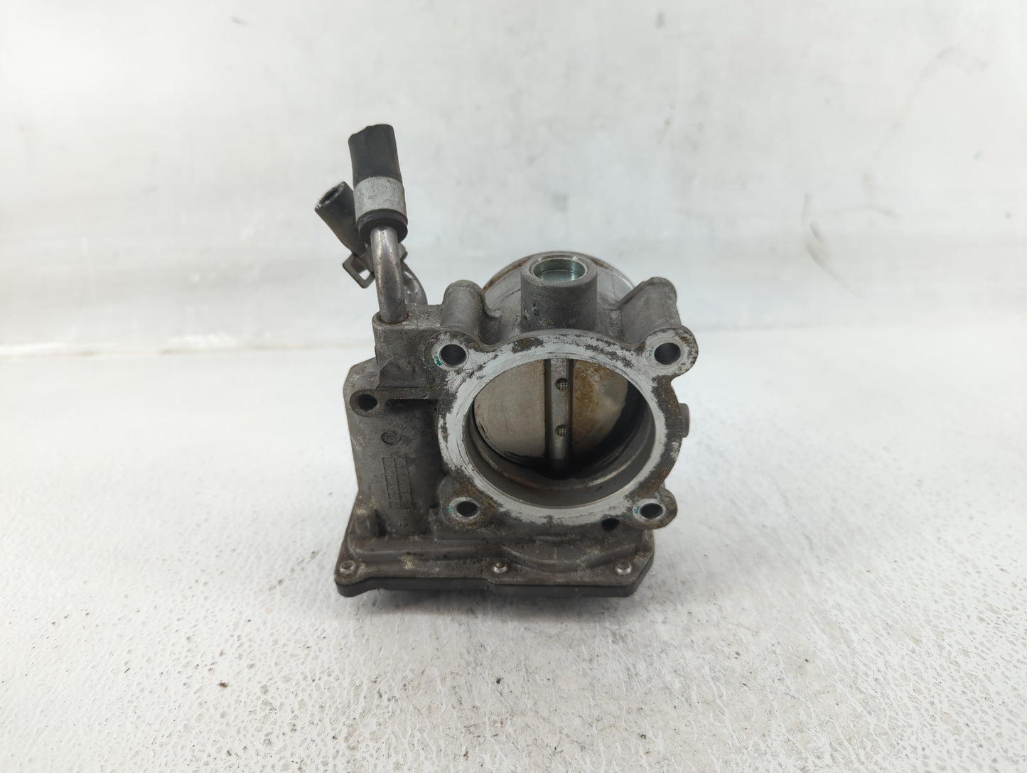 2000-2002 Chevrolet Silverado 1500 Throttle Body P/N:35100-2E000 Fits Fits 2000 2001 2002 OEM Used Auto Parts - Oemusedautop