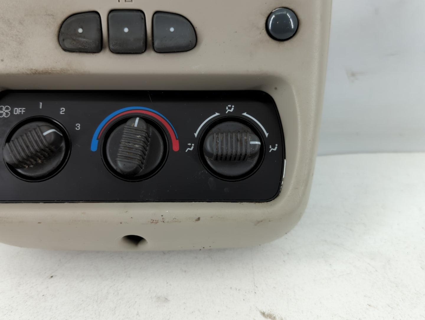2000 Chevrolet Silverado 1500 Overhead Console W/rear Climate Control - Oemusedautoparts1.com