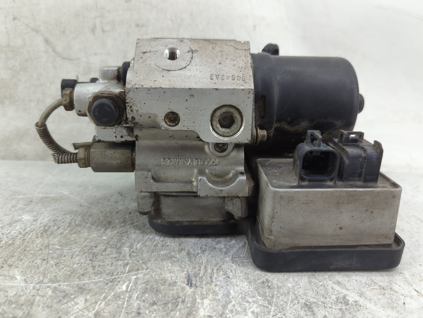 2001-2002 Chevrolet Silverado 3500 ABS Pump Control Module Replacement P/N:12765501 89842A3 Fits Fits 2001 2002 OEM Used Aut