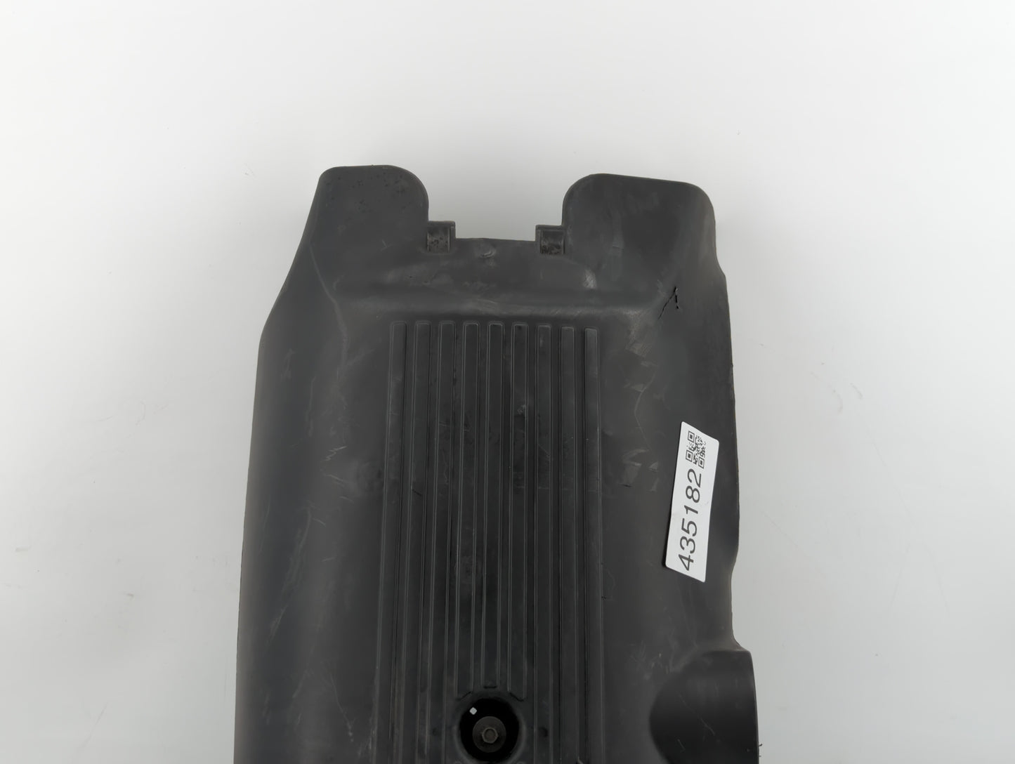 2002 Chevrolet Suburban Engine Cover - Oemusedautoparts1.com