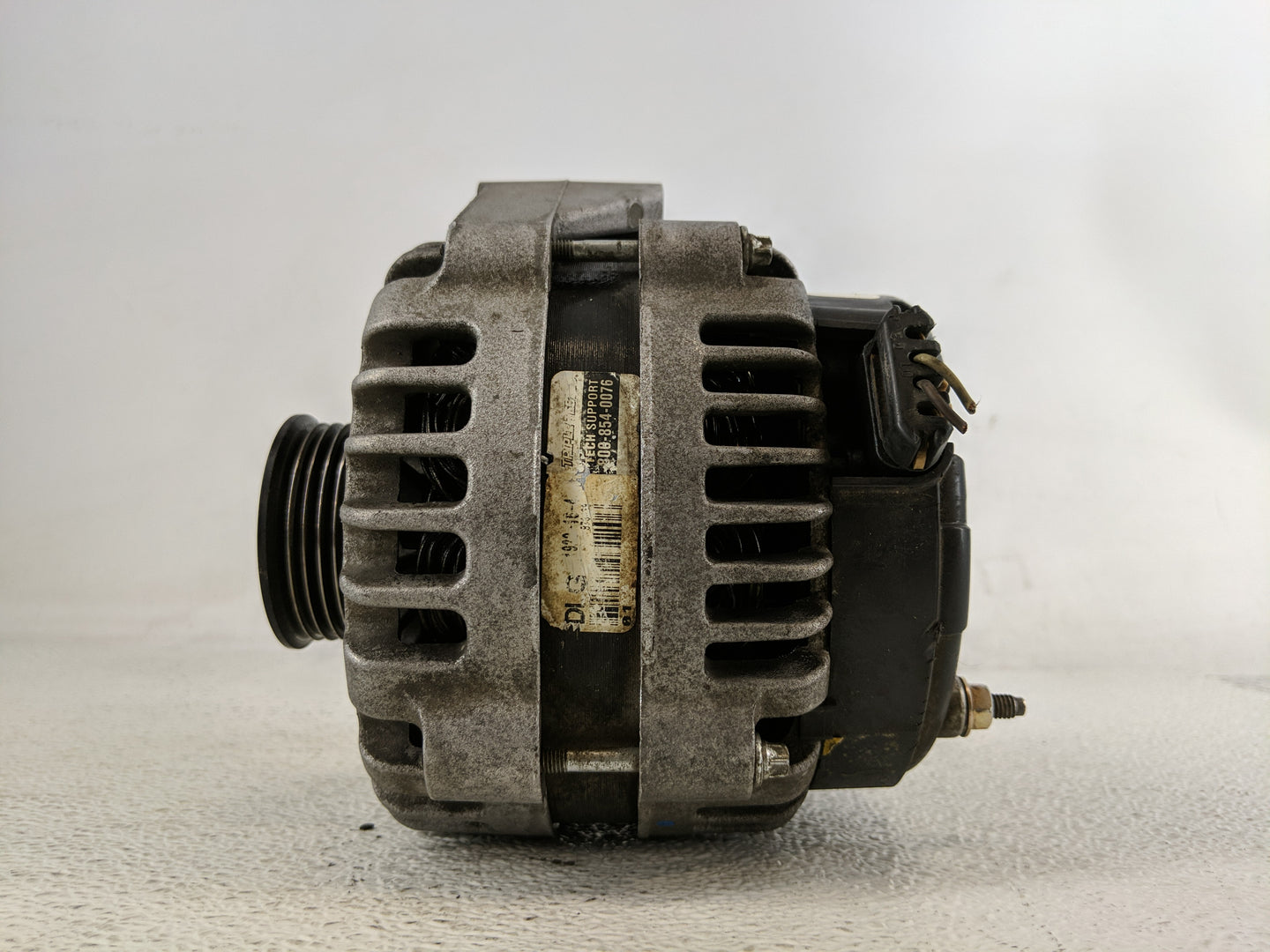 2000-2002 Chevrolet Suburban 1500 Alternator Replacement Generator Charging Assembly Engine OEM Fits Fits 1999 2000 2001 200