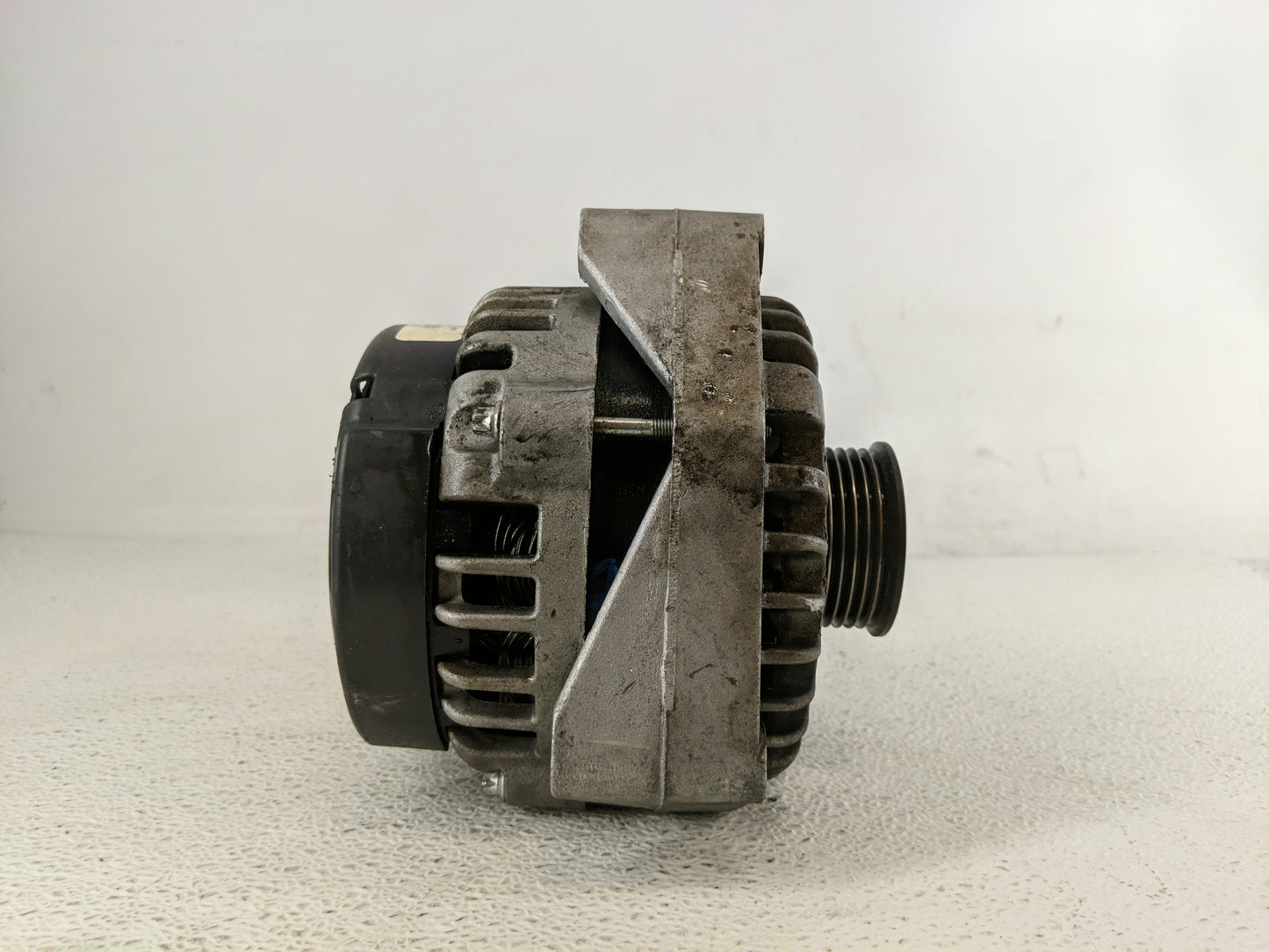 2000-2002 Chevrolet Suburban 1500 Alternator Replacement Generator Charging Assembly Engine OEM Fits Fits 1999 2000 2001 200