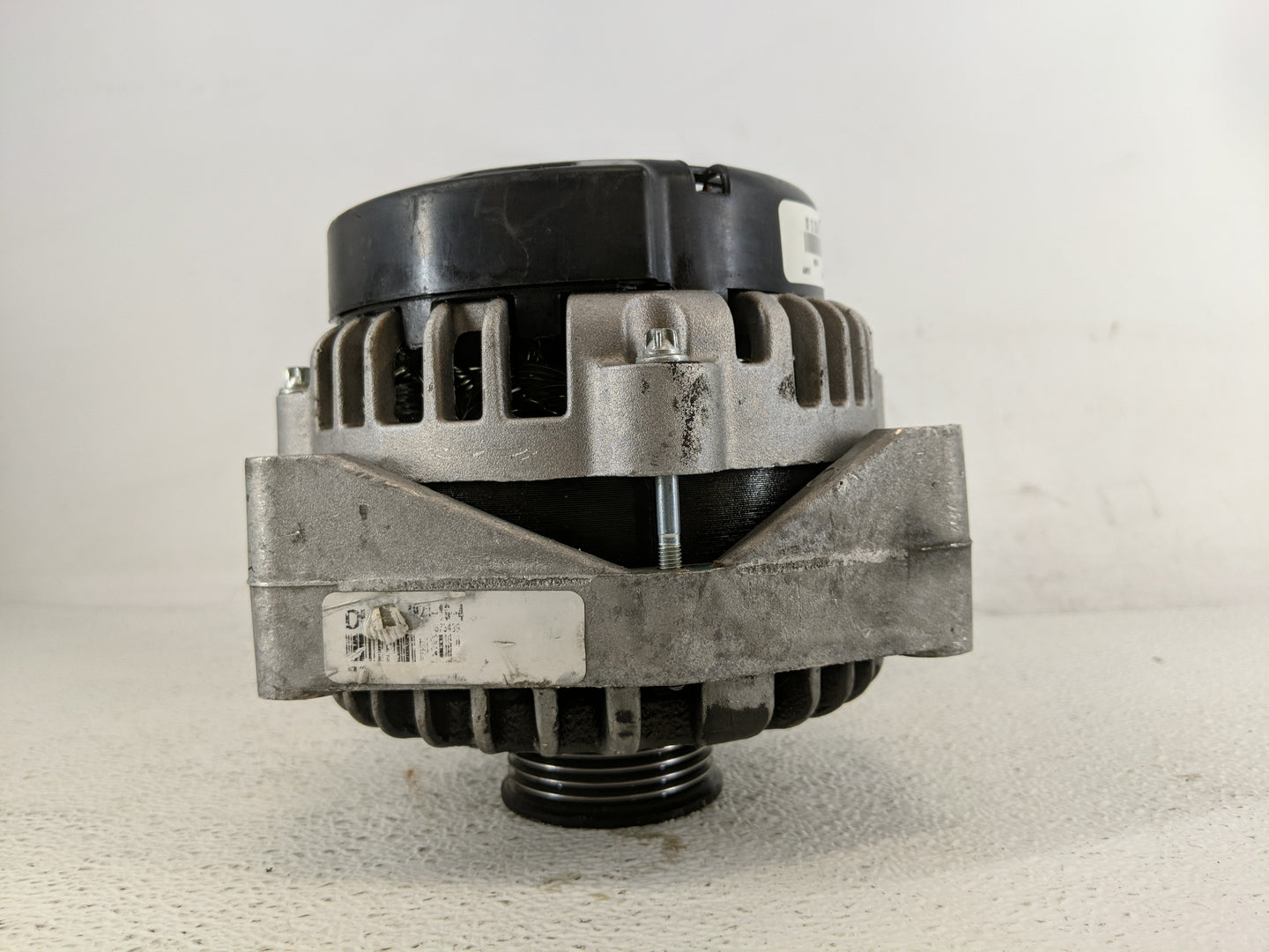 2000-2002 Chevrolet Suburban 1500 Alternator Replacement Generator Charging Assembly Engine OEM Fits Fits 1999 2000 2001 200