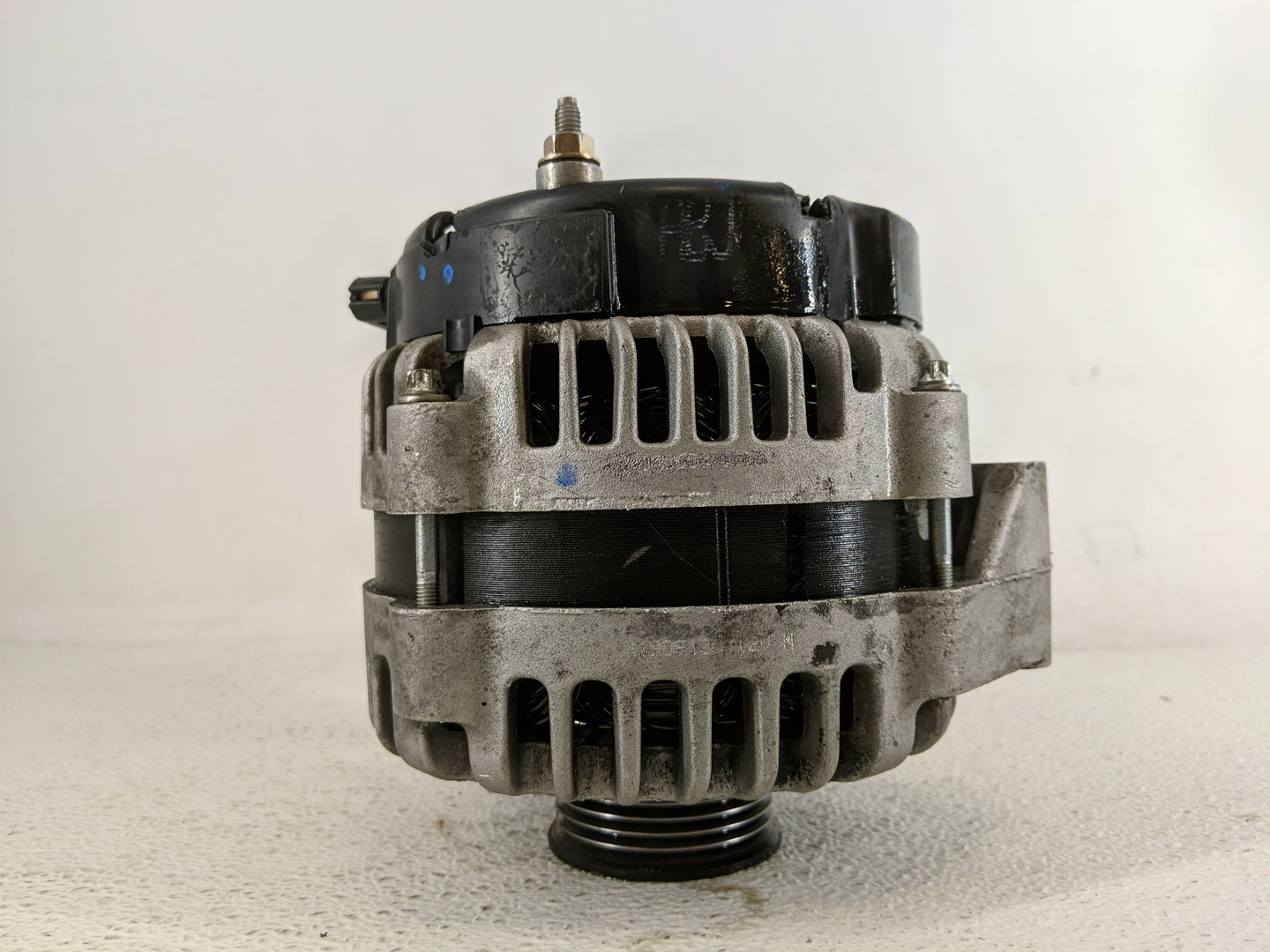 2000-2002 Chevrolet Suburban 1500 Alternator Replacement Generator Charging Assembly Engine OEM Fits Fits 1999 2000 2001 200