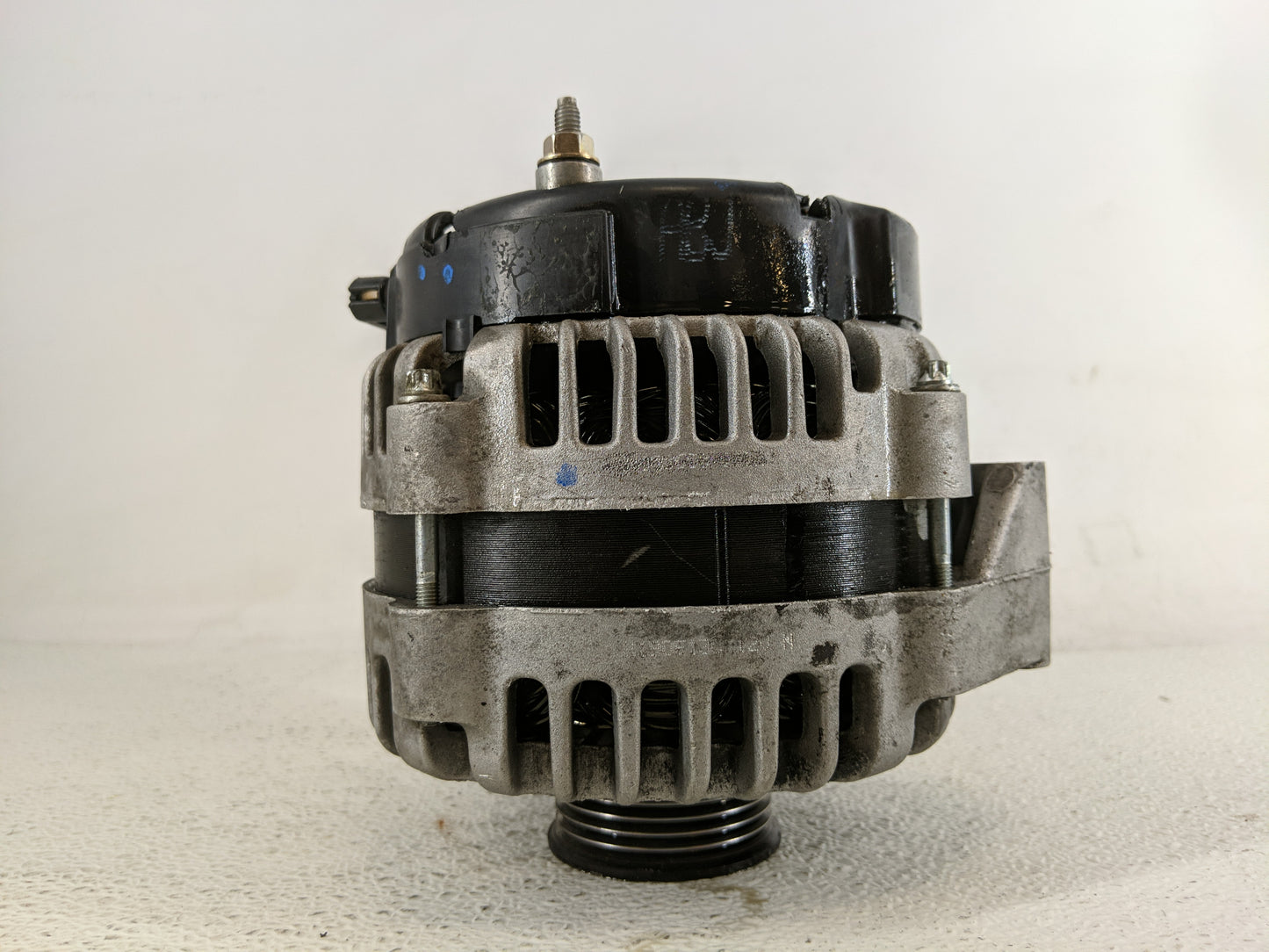 2000-2002 Chevrolet Suburban 1500 Alternator Replacement Generator Charging Assembly Engine OEM Fits Fits 1999 2000 2001 200