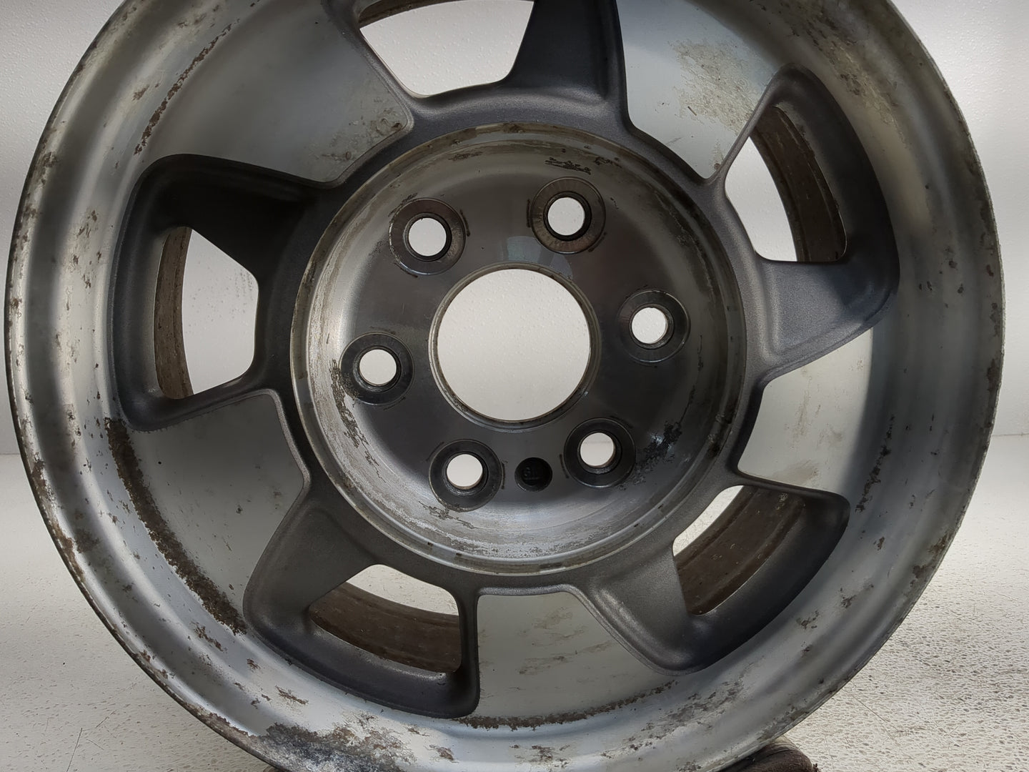 2000-2003 Chevrolet Suburban 1500 Oem Wheel Rim - Oemusedautoparts1.com