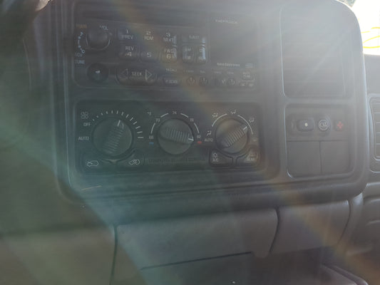 2000-2002 Chevrolet Suburban 1500 Climate Control Module Temperature AC/Heater Replacement Fits Fits 2000 2001 2002 OEM Used