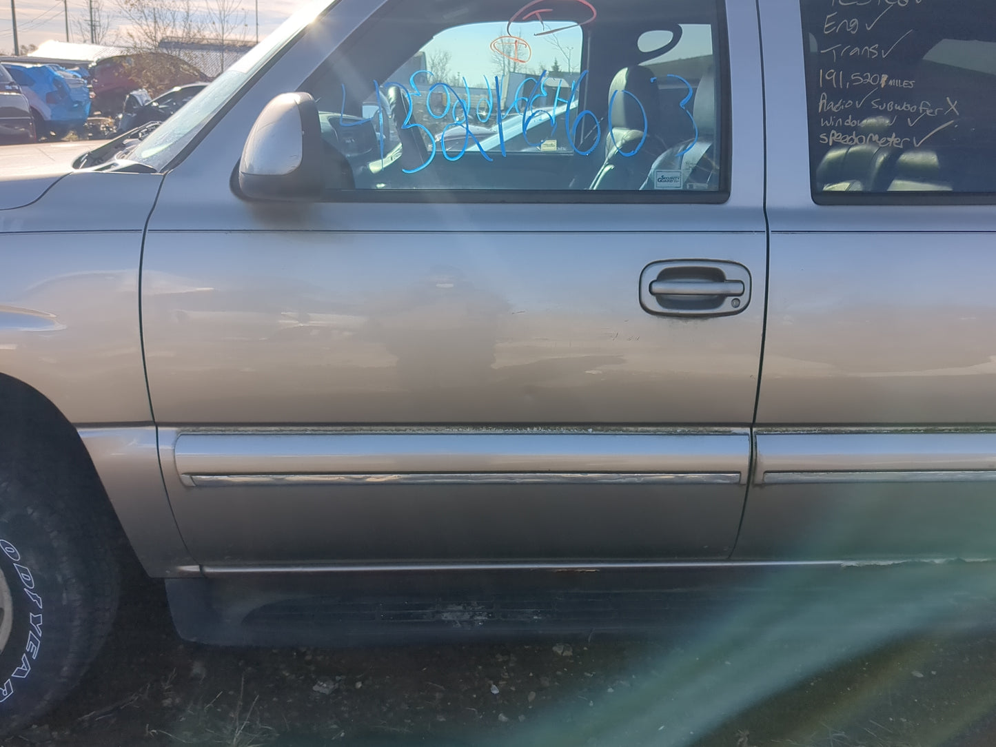 2000-2006 Chevrolet Suburban 1500 Driver Front Door Oem - Oemusedautoparts1.com