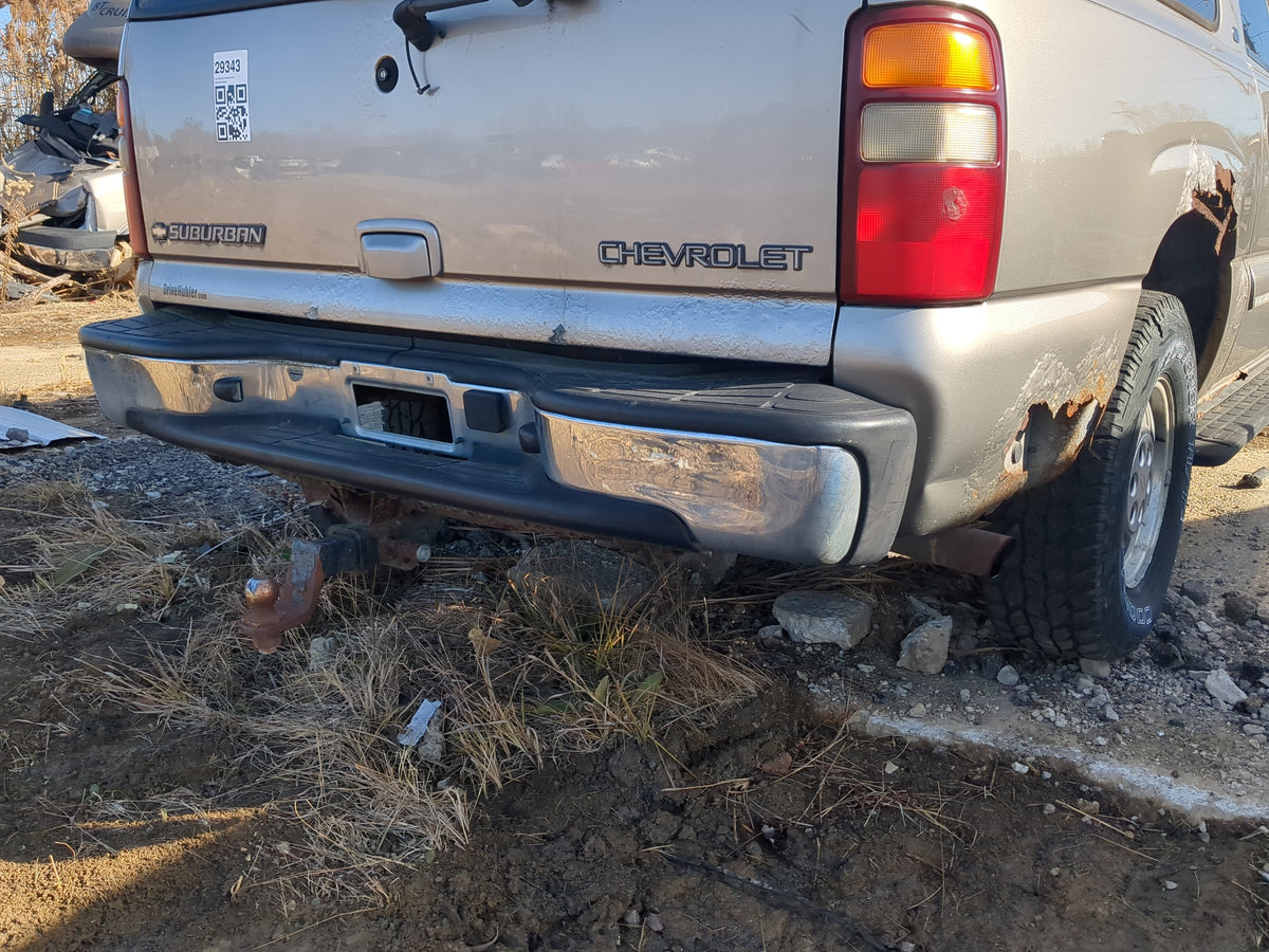 2000-2006 Chevrolet Suburban 1500 Rear Bumper Assembly Oem - Oemusedautoparts1.com