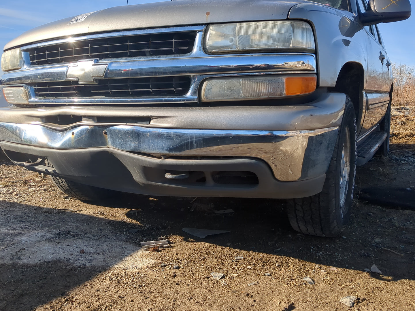 2000-2006 Chevrolet Suburban 1500 Front Bumper - Oem 1232563 - Oemusedautoparts1.com