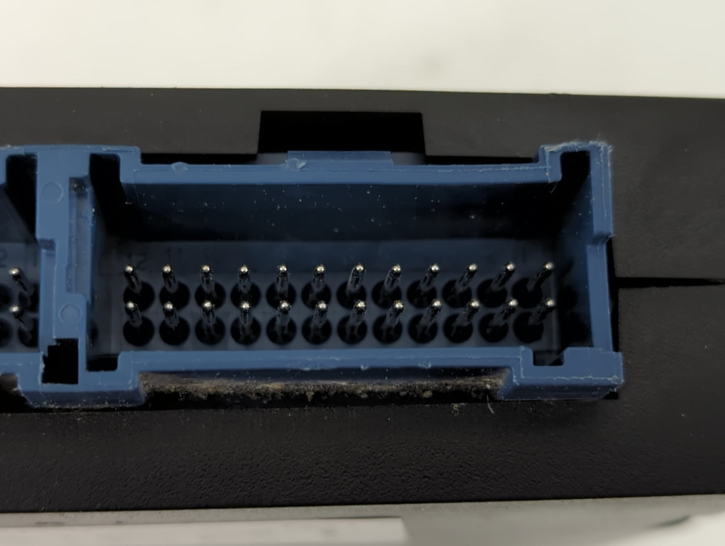 2002 Suburban 1500 Body Control Module Bcm Inner Cabin Fuse Box - Oemusedautoparts1.com