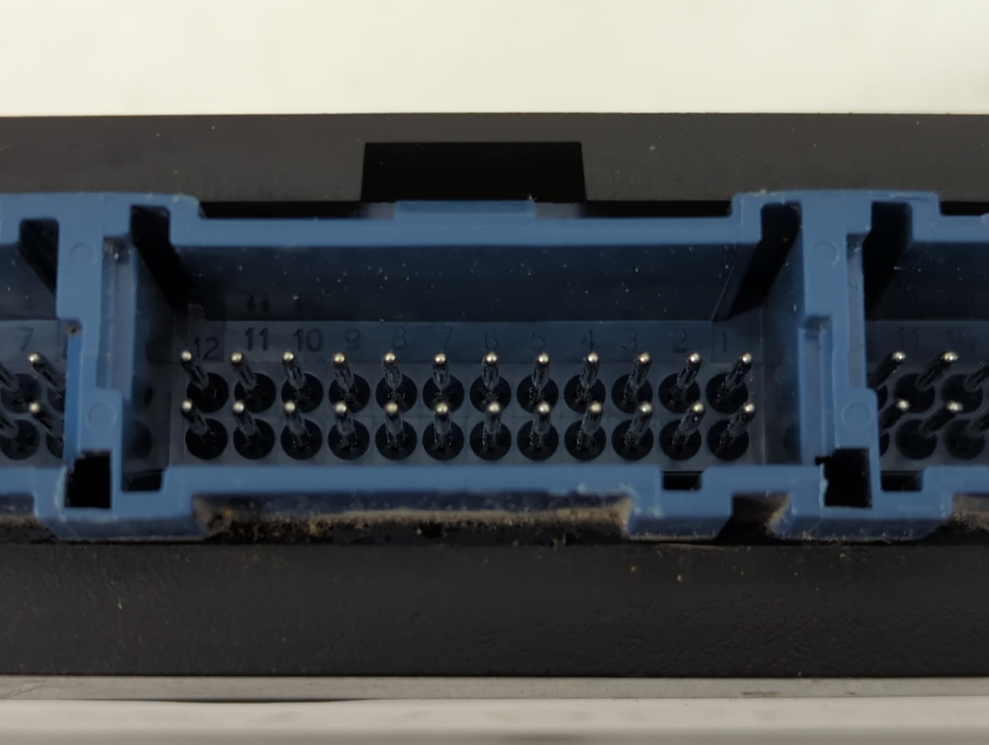 2002 Suburban 1500 Body Control Module Bcm Inner Cabin Fuse Box - Oemusedautoparts1.com