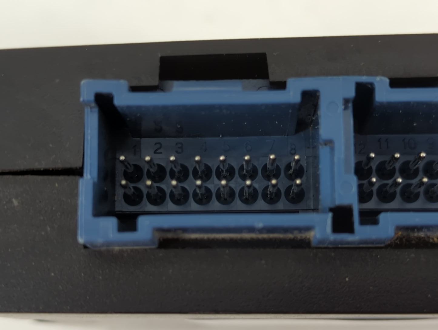 2002 Suburban 1500 Body Control Module Bcm Inner Cabin Fuse Box - Oemusedautoparts1.com