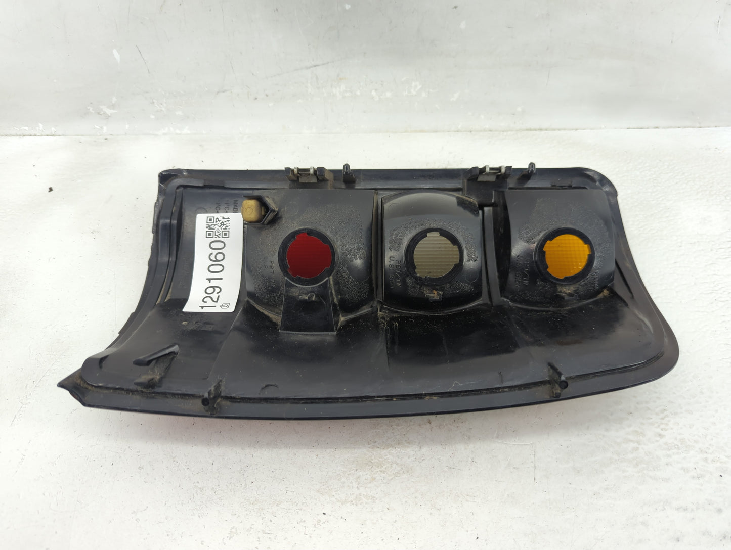 2000-2003 Chevrolet Suburban 1500 Tail Light Assembly Driver Left OEM Fits Fits 2000 2001 2002 2003 OEM Used Auto Parts - Oe