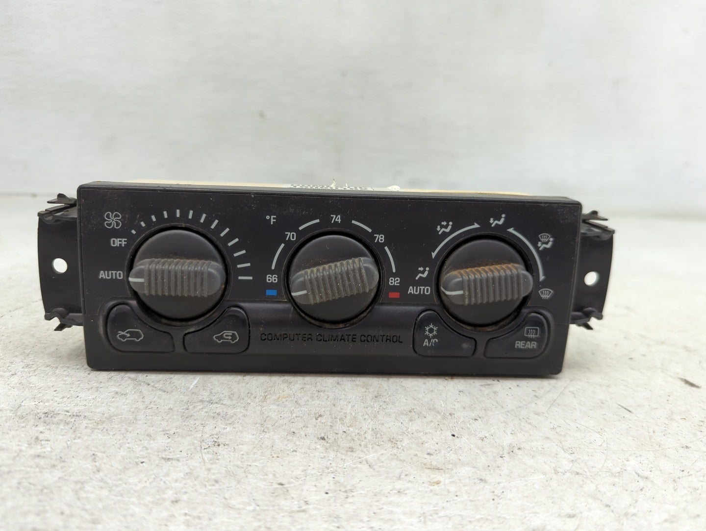2000-2002 Chevrolet Suburban 1500 Climate Control Module Temperature AC/Heater Replacement P/N:15060162 Fits Fits 2000 2001 