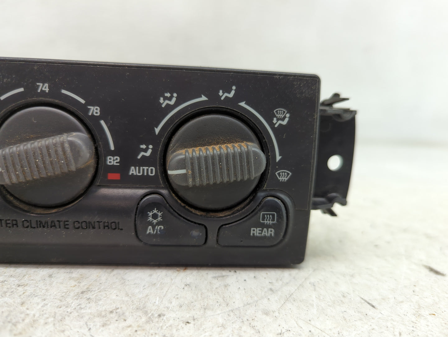 2000-2002 Chevrolet Suburban 1500 Climate Control Module Temperature AC/Heater Replacement P/N:15060162 Fits Fits 2000 2001 
