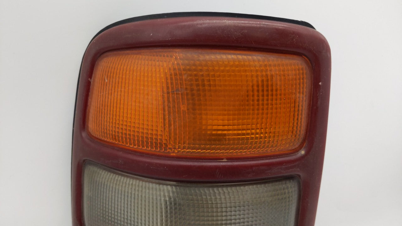 2000-2003 Chevrolet Suburban 1500 Tail Light Assembly Driver Left OEM P/N:15224279 16525375 Fits Fits 2000 2001 2002 2003 OE