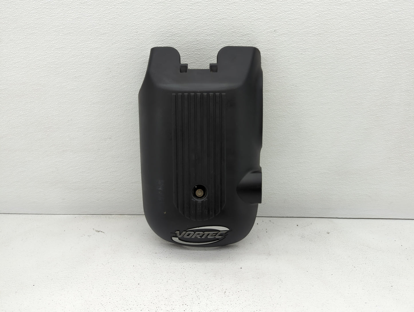 2002 Chevrolet Suburban 1500 Engine Cover - Oemusedautoparts1.com