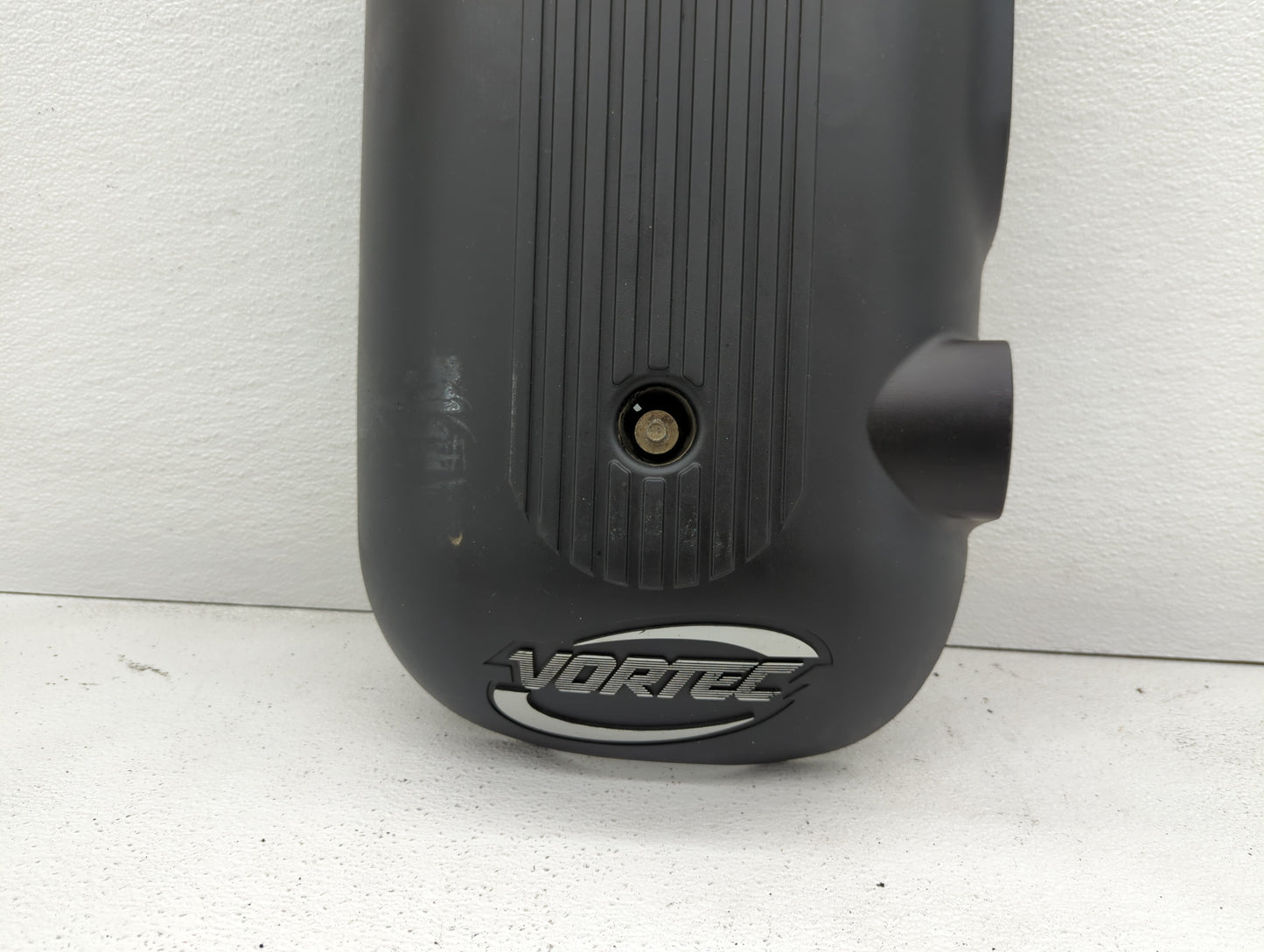 2002 Chevrolet Suburban 1500 Engine Cover - Oemusedautoparts1.com