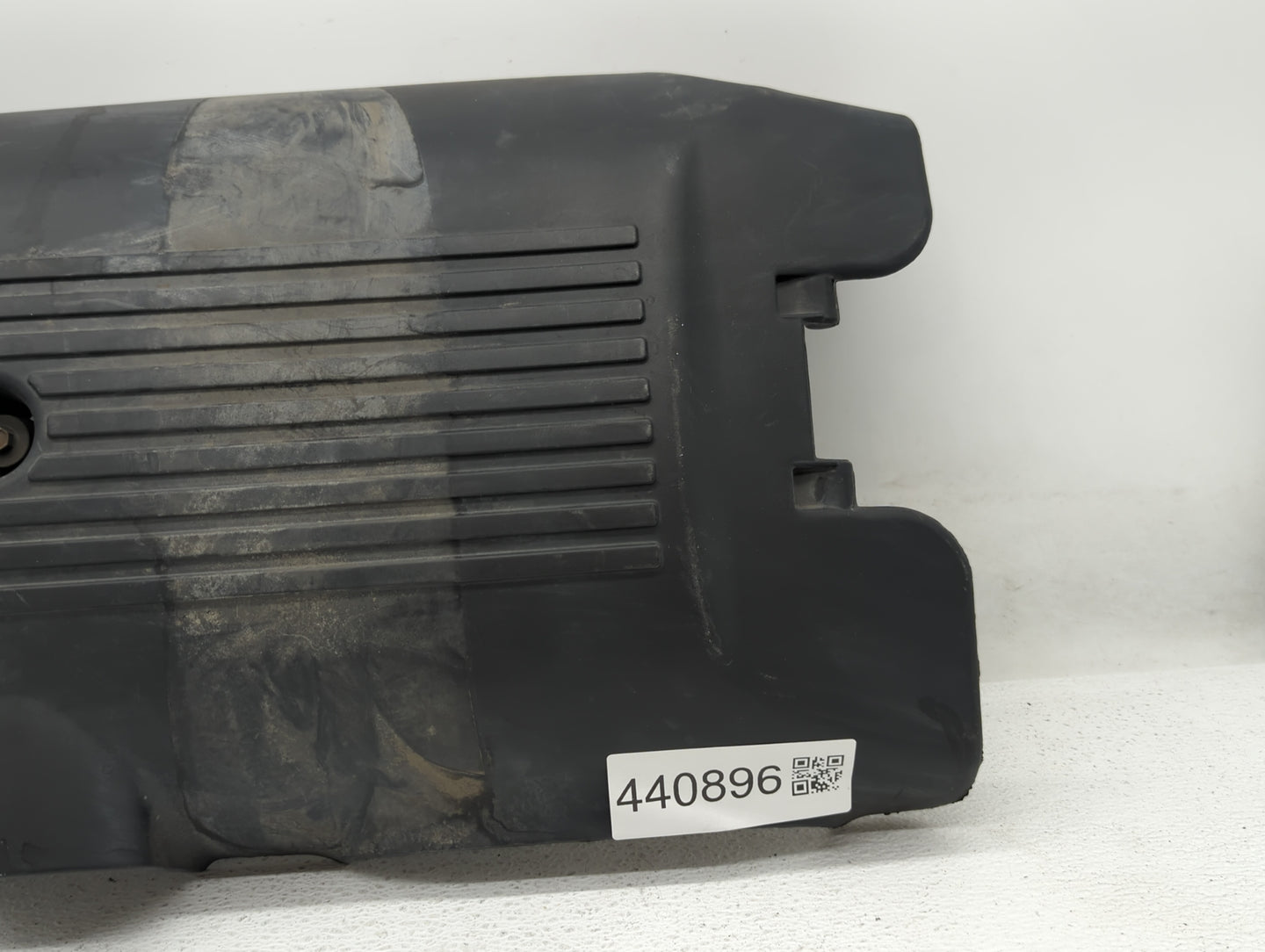 2002 Chevrolet Suburban 1500 Engine Cover - Oemusedautoparts1.com