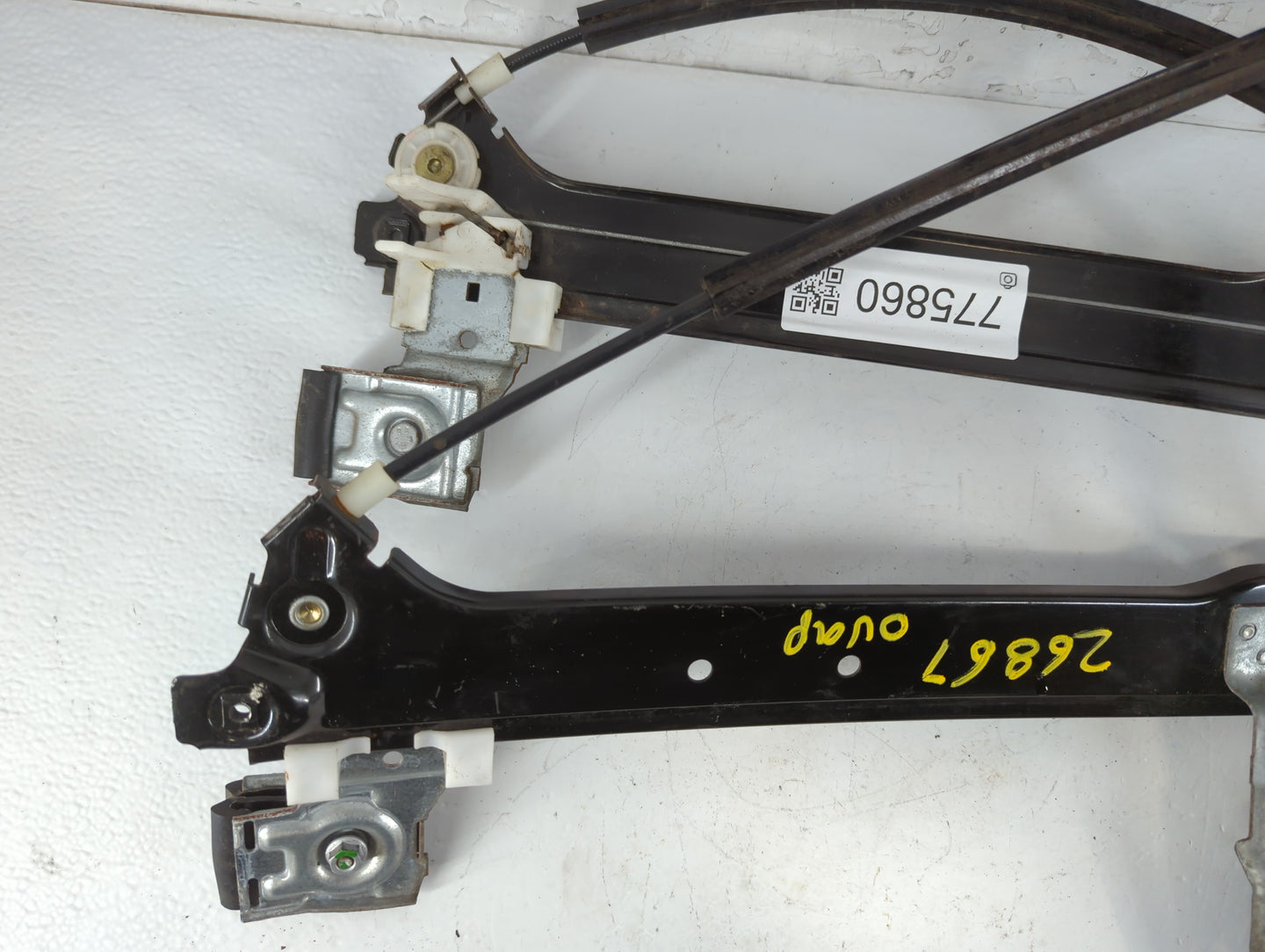 2000-2006 Chevrolet Suburban 1500 Driver Left Front Window Regulator - Oemusedautoparts1.com