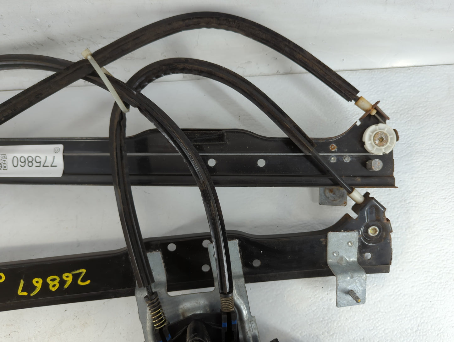 2000-2006 Chevrolet Suburban 1500 Driver Left Front Window Regulator - Oemusedautoparts1.com