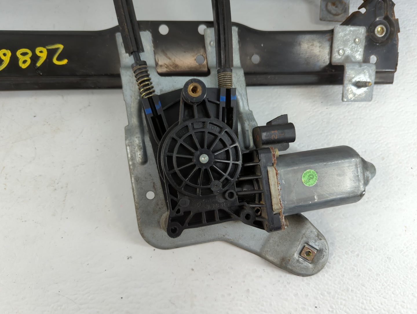 2000-2006 Chevrolet Suburban 1500 Driver Left Front Window Regulator - Oemusedautoparts1.com