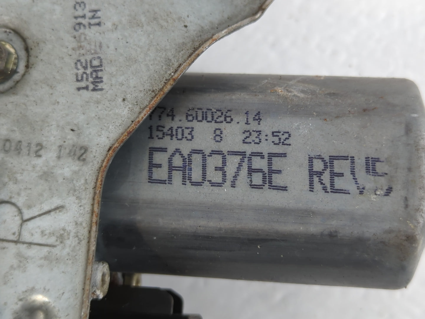 2000-2006 Chevrolet Suburban 1500 Driver Left Front Window Regulator - Oemusedautoparts1.com