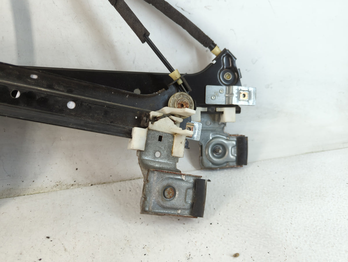 2000-2006 Chevrolet Suburban 1500 Window Regulator Passenger Front 777790 - Oemusedautoparts1.com