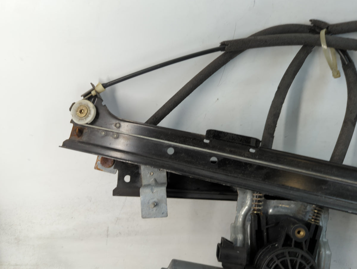 2000-2006 Chevrolet Suburban 1500 Window Regulator Passenger Front 777790 - Oemusedautoparts1.com