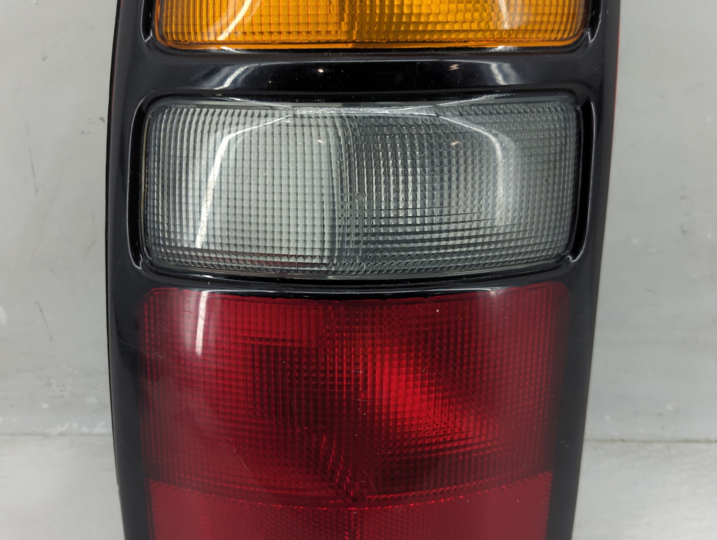 2000-2003 Chevrolet Tahoe Tail Light Assembly Driver Left OEM P/N:16525375 Fits Fits 2000 2001 2002 2003 OEM Used Auto Parts