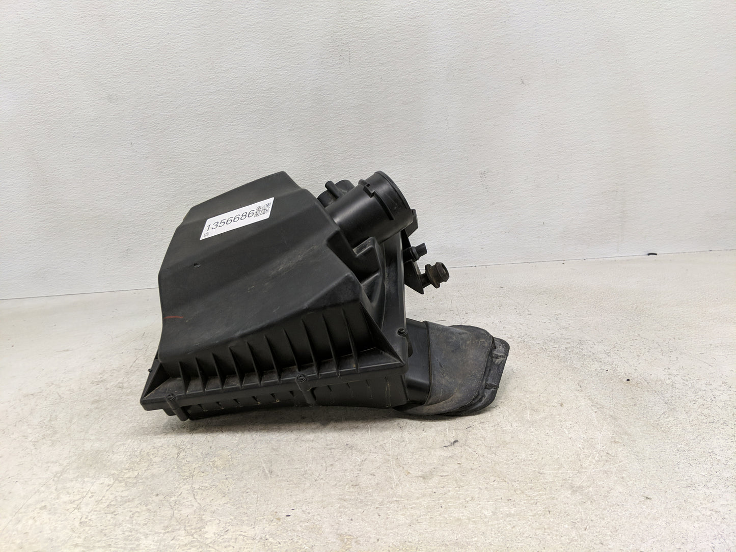 2000-2002 Chevrolet Tahoe Air Cleaner Intake-duct Hose Tube - Oemusedautoparts1.com
