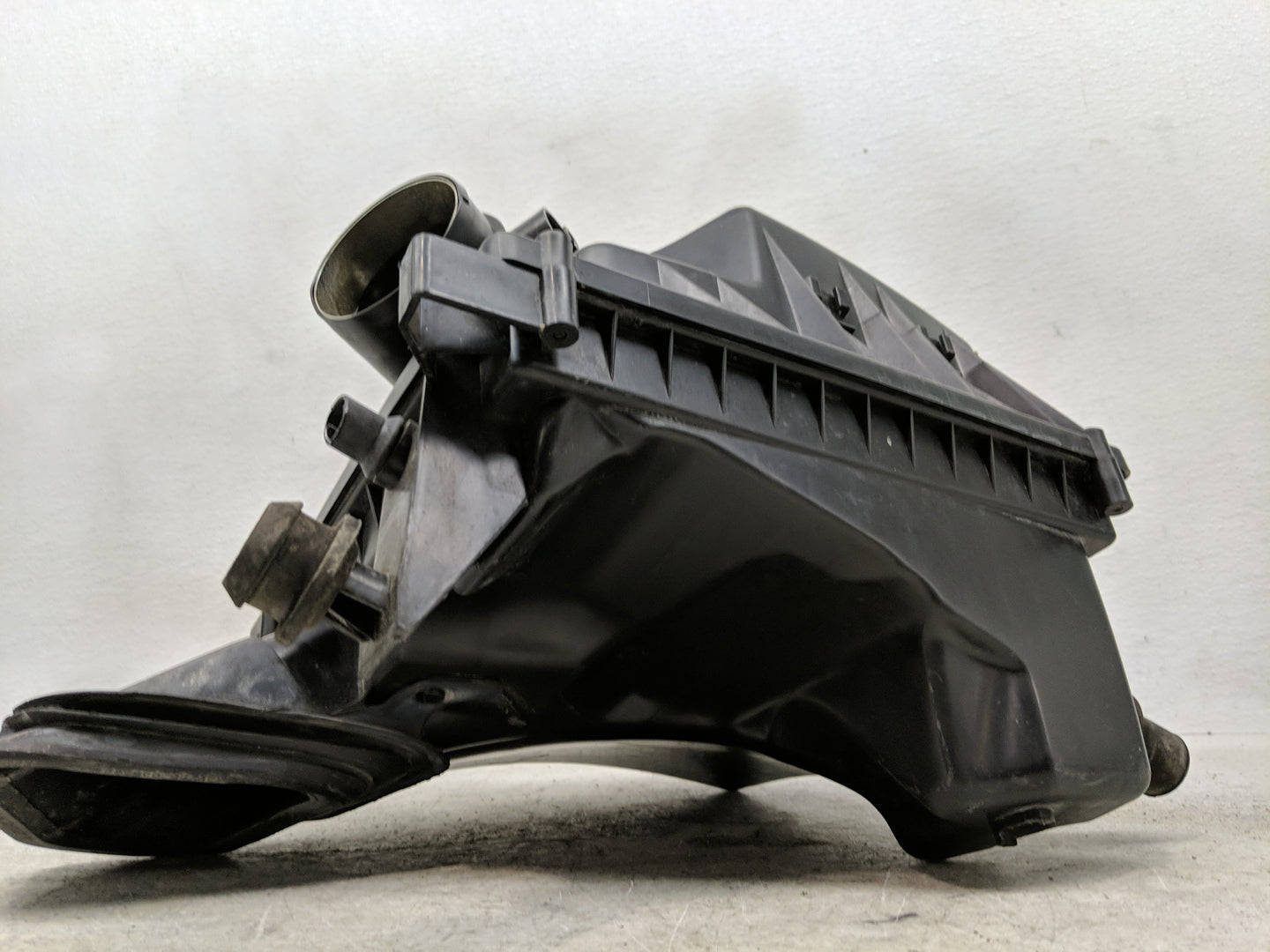 2000-2002 Chevrolet Tahoe Air Cleaner Intake-duct Hose Tube - Oemusedautoparts1.com