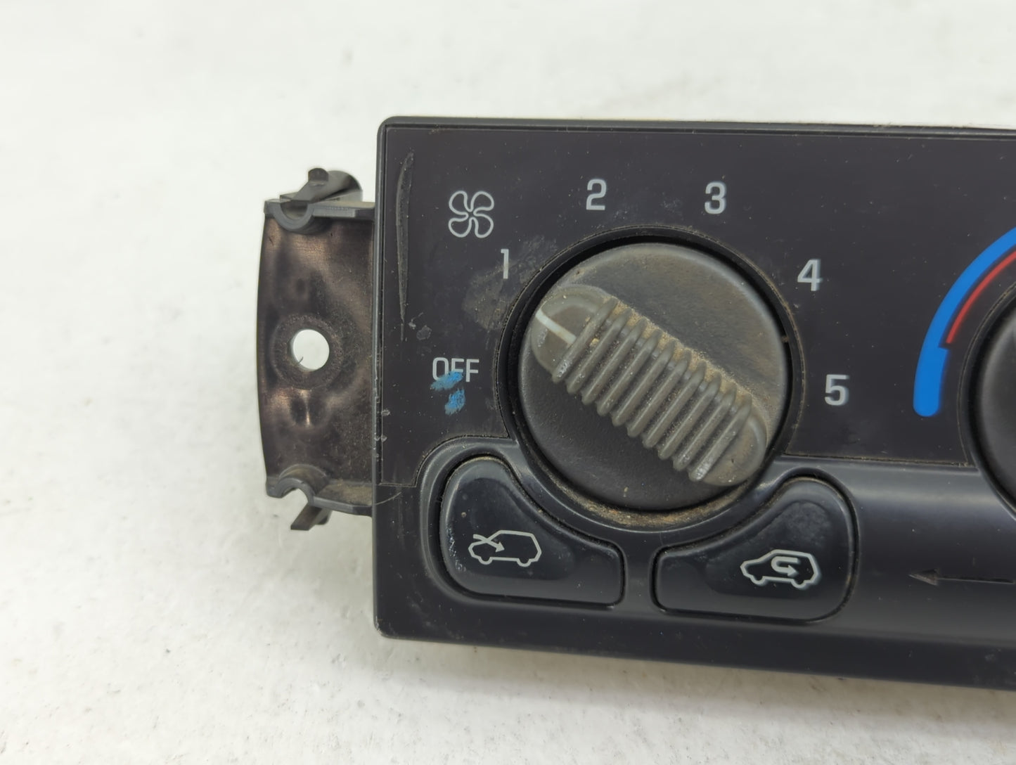 2000-2002 Chevrolet Tahoe Climate Control Module Temperature AC/Heater Replacement P/N:15054698 Fits Fits 1999 2000 2001 200