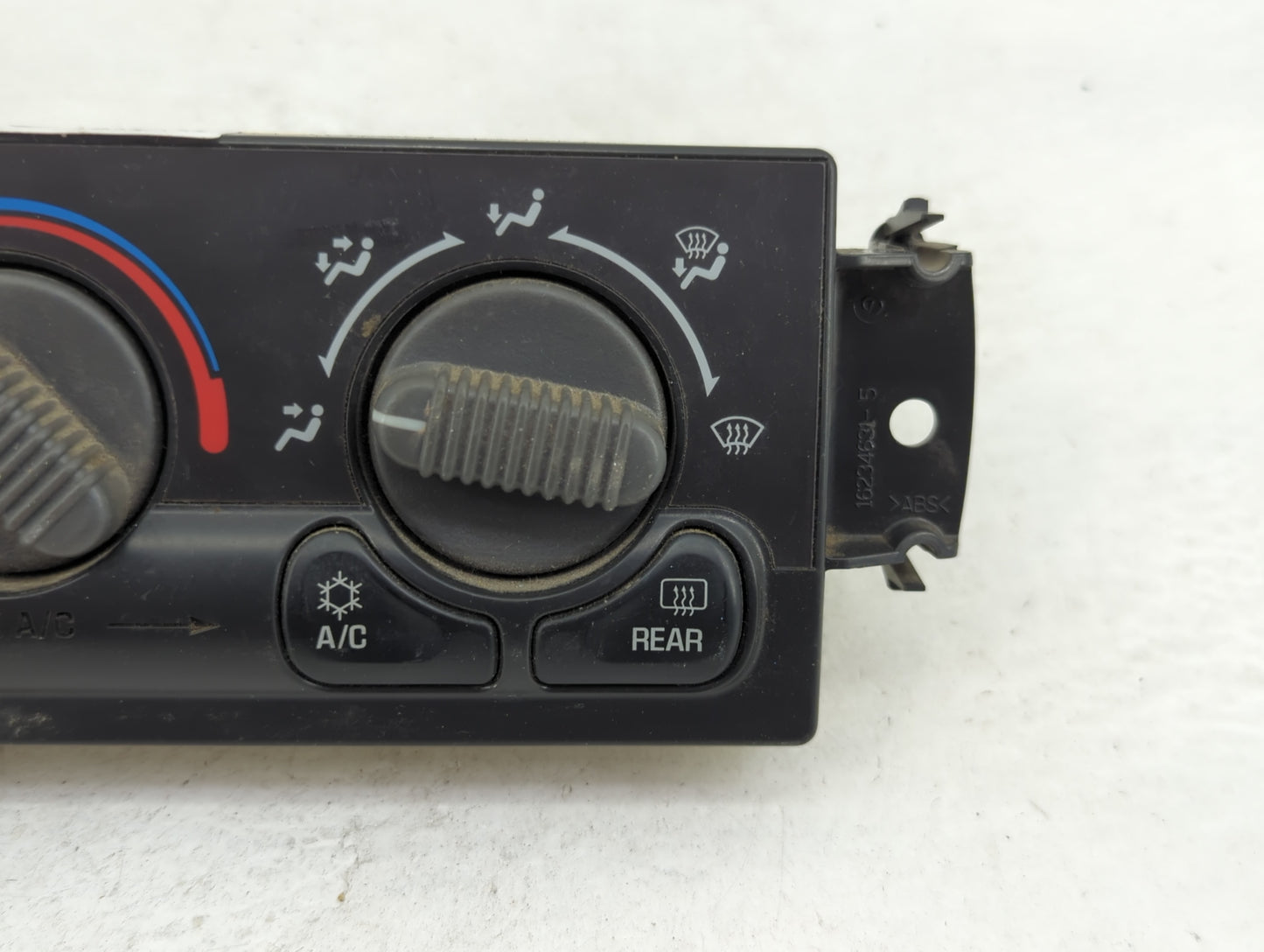 2000-2002 Chevrolet Tahoe Climate Control Module Temperature AC/Heater Replacement P/N:15054698 Fits Fits 1999 2000 2001 200