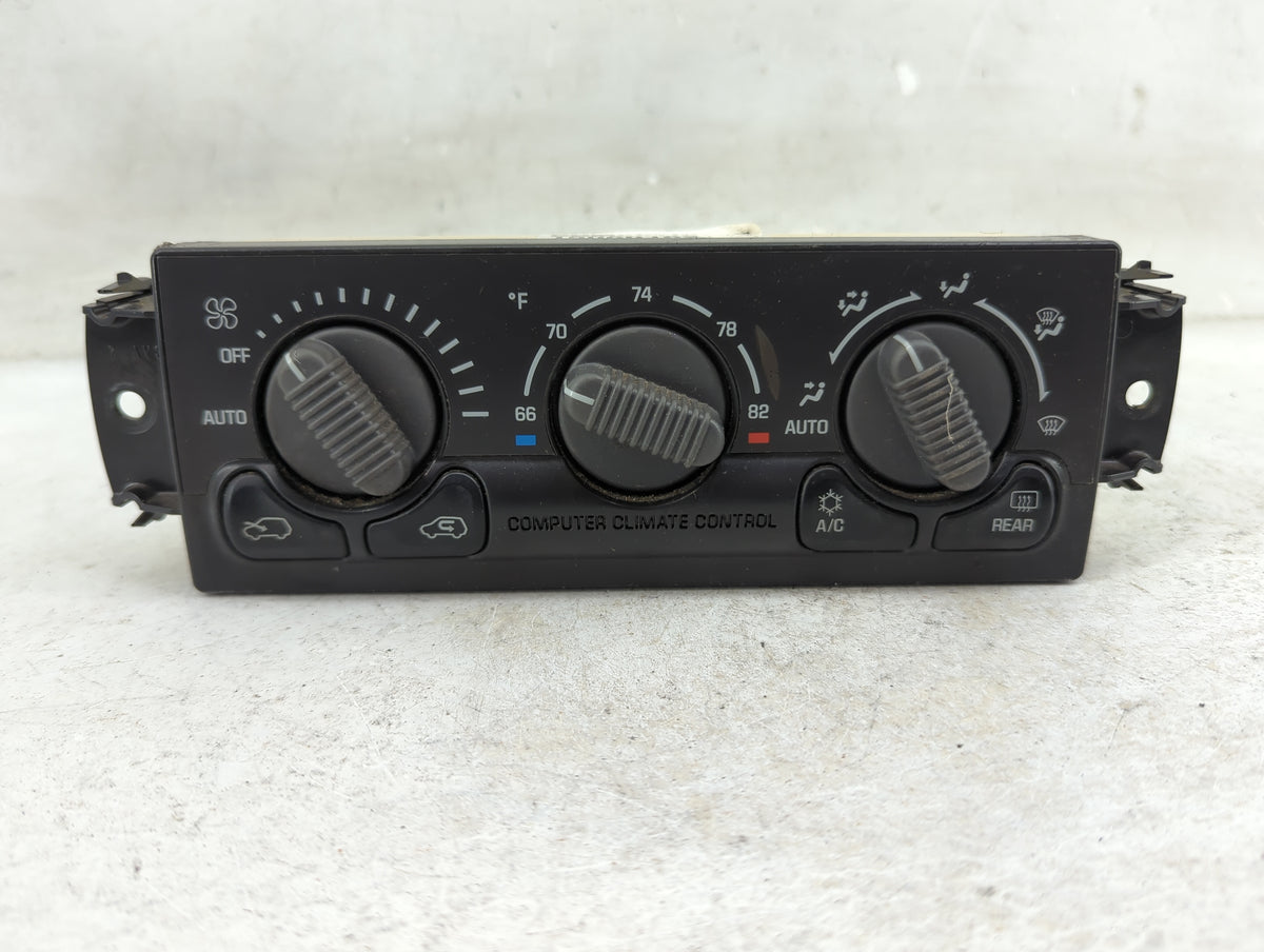 2000-2002 Chevrolet Tahoe Climate Control Module Temperature AC/Heater Replacement P/N:15060162 Fits Fits 2000 2001 2002 OEM