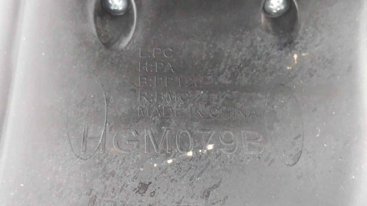 2000-2006 Chevrolet Tahoe Passenger Right Oem Head Light Headlight Lamp - Oemusedautoparts1.com