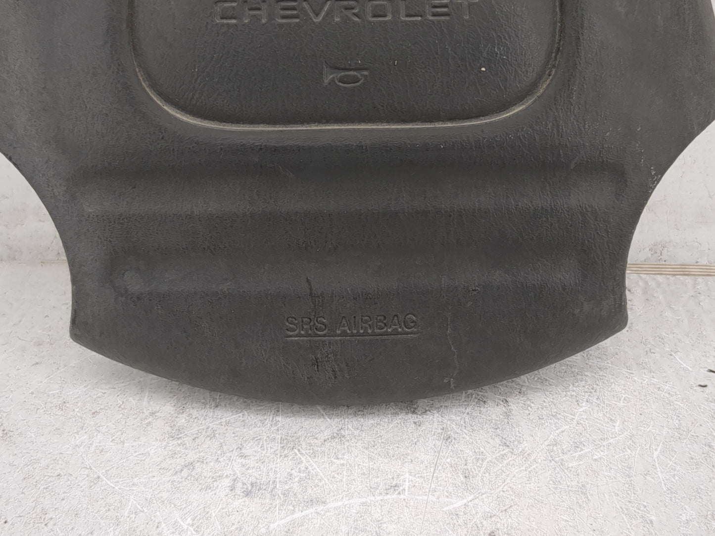 1999-2004 Chevrolet Tracker Air Bag Driver Left Steering Wheel Mounted Fits Fits 1999 2000 2001 2002 2003 2004 OEM Used Auto
