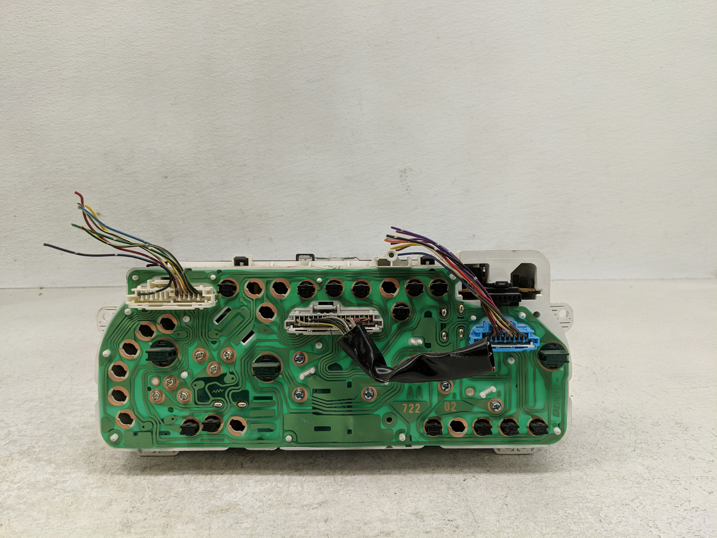 1999-2004 Chevrolet Tracker Instrument Cluster Speedometer Gauges P/N:TN257330-8010 30027420 Fits OEM Used Auto Parts - Oemu