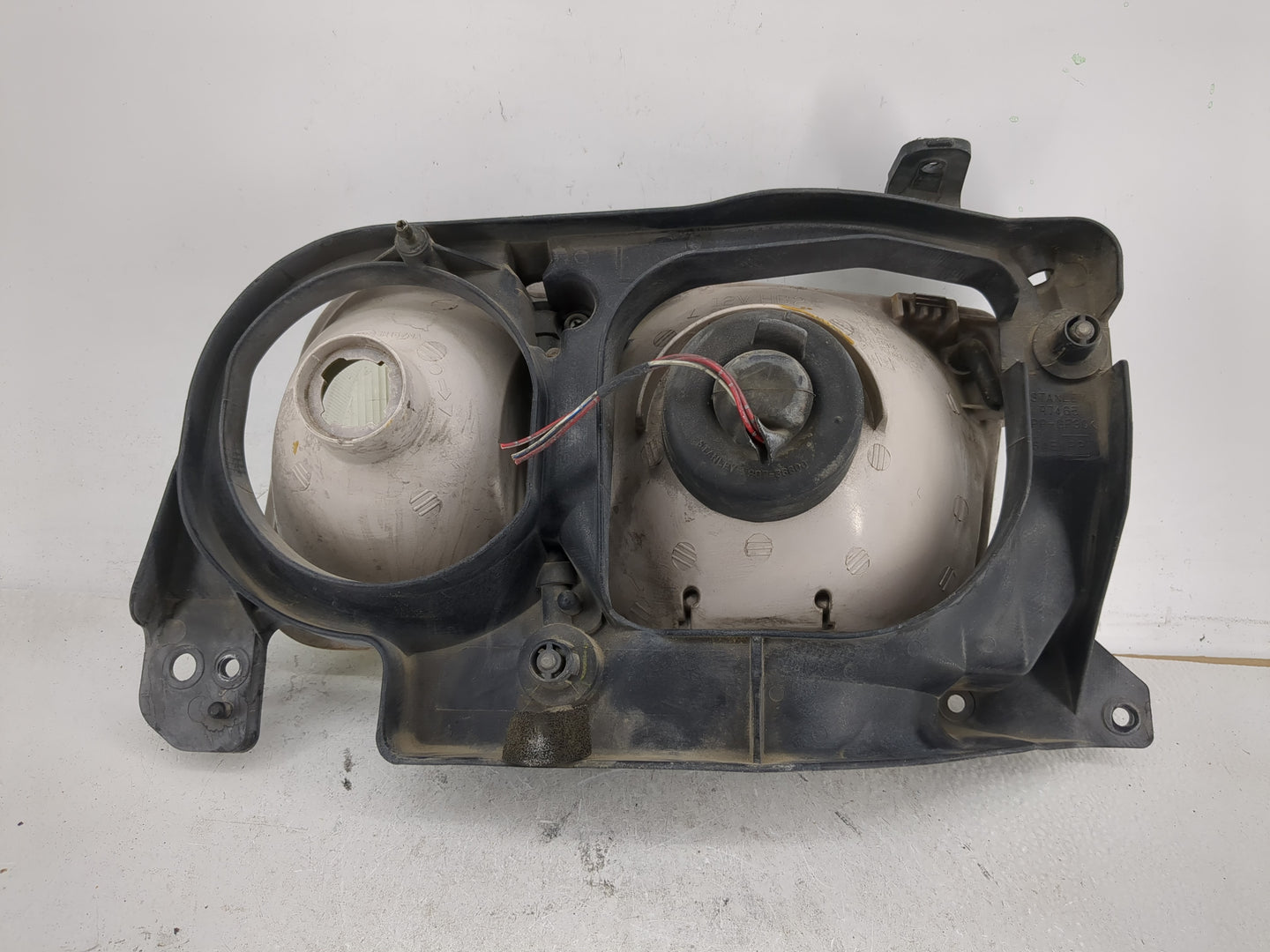 1999-2004 Chevrolet Tracker Driver Left Oem Head Light Headlight Lamp - Oemusedautoparts1.com