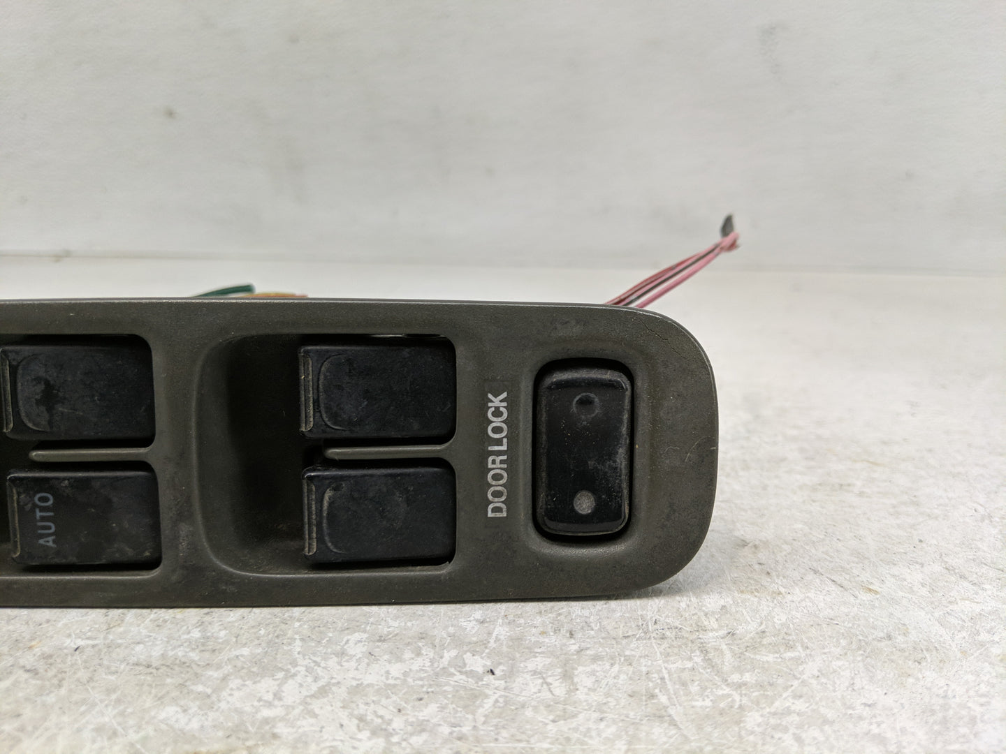 2002 Chevrolet Tracker Master Power Window Switch Replacement Driver Side Left Fits OEM Used Auto Parts - Oemusedautoparts1.