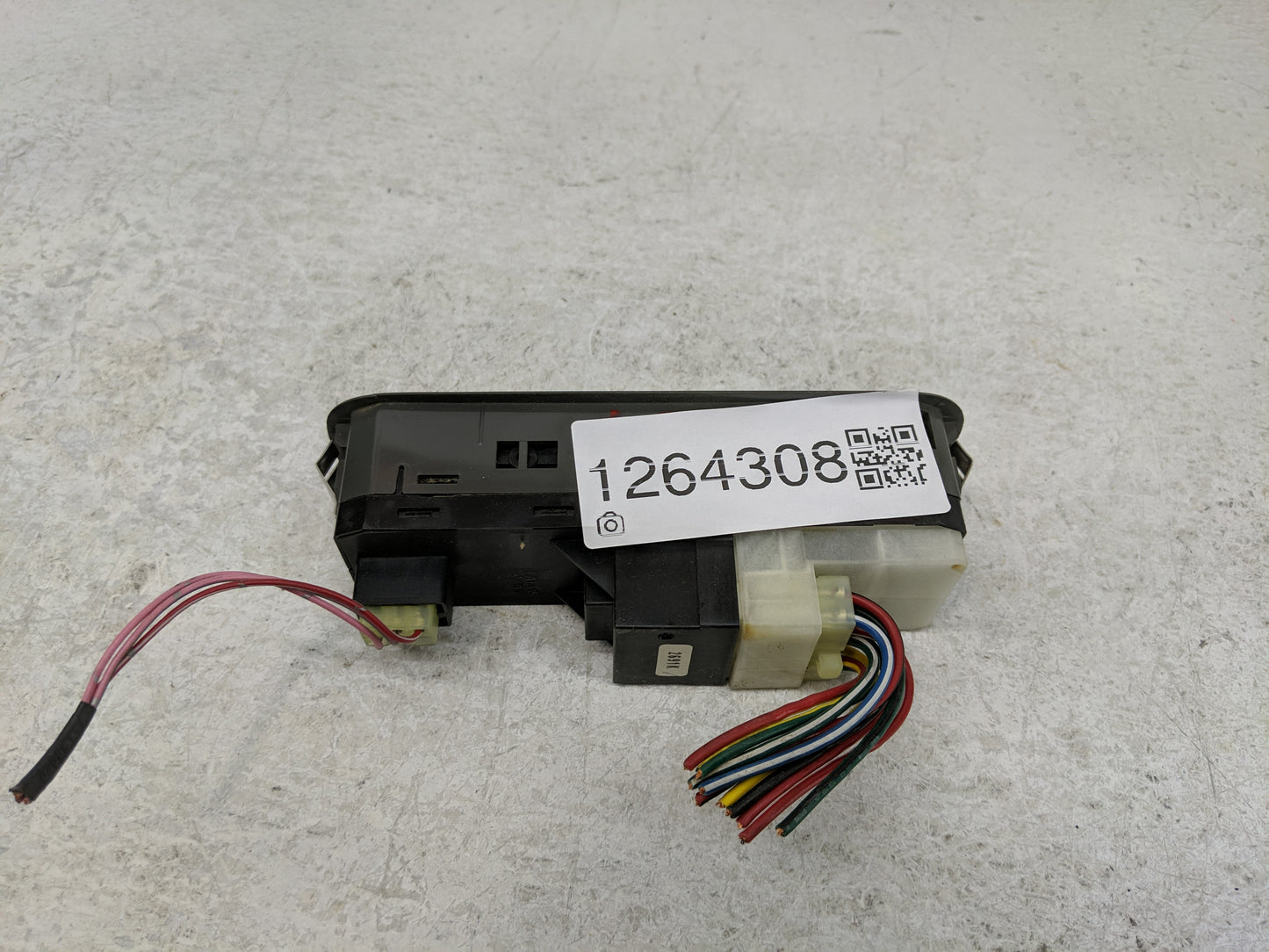 2002 Chevrolet Tracker Master Power Window Switch Replacement Driver Side Left Fits OEM Used Auto Parts - Oemusedautoparts1.